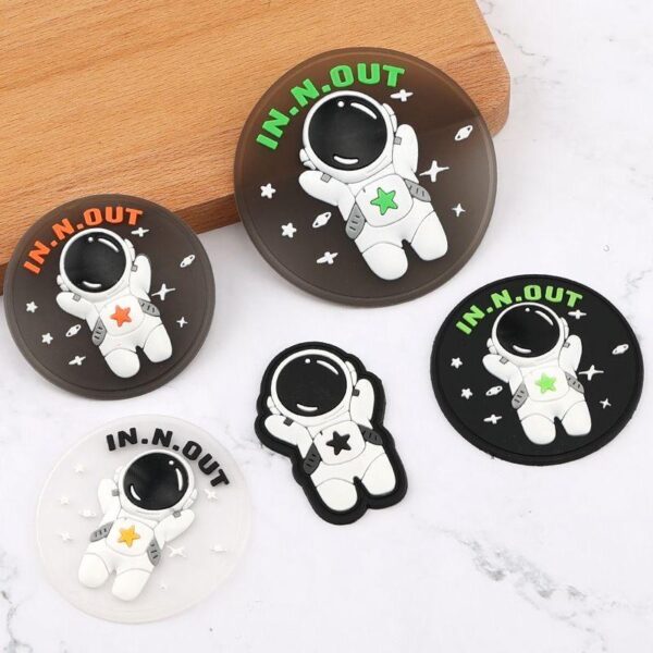 Wholesale eco-friendly PVC clothing label with modern design