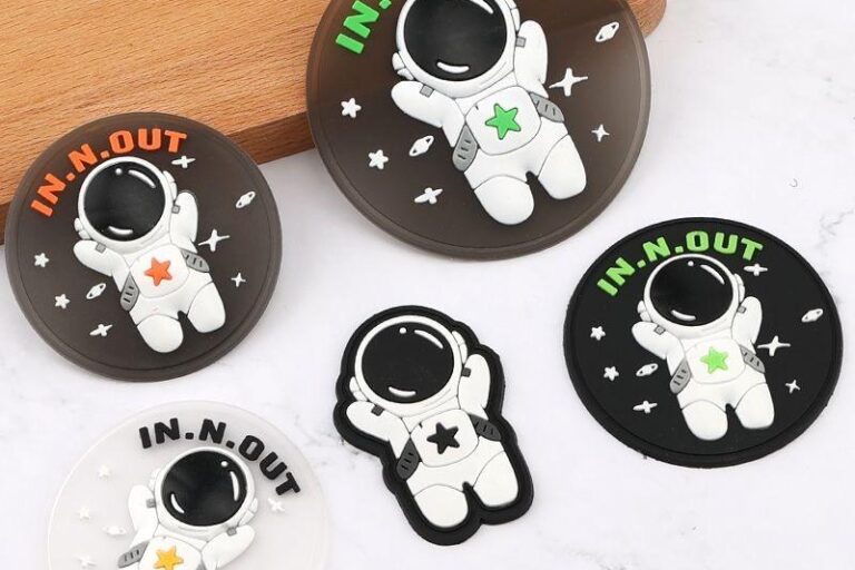 Wholesale eco-friendly PVC clothing label with modern design