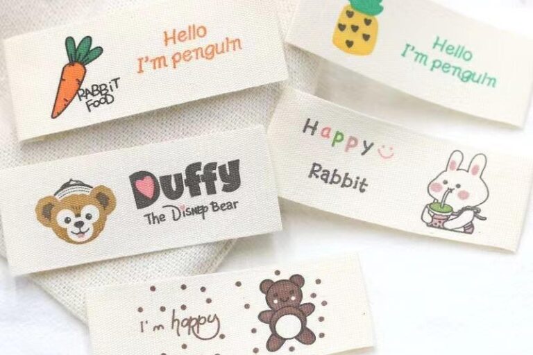 Custom printed woven labels for fashion clothing