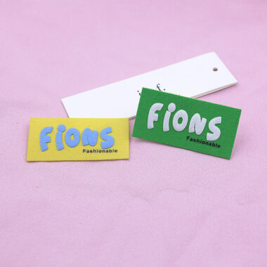 Custom printed woven labels for fashion clothing