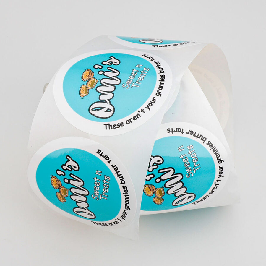 Durable custom waterproof round sticker roll for packaging