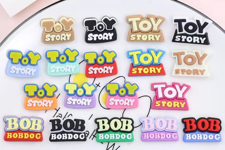 High-Quality Cartoon Alphabet PVC Label (7) High-quality cartoon alphabet PVC decorative label for apparel and crafts