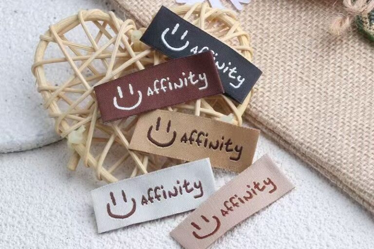 Smiley embroidered woven label for clothing and DIY accessories