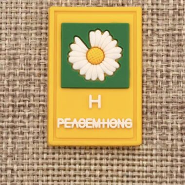 Transparent colorful daisy PVC label for decorative packaging