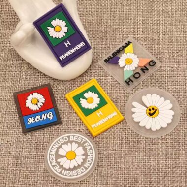 Transparent colorful daisy PVC label for decorative packaging