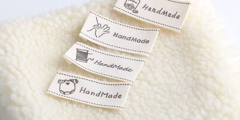 Beige minimal English woven labels for apparel accessories