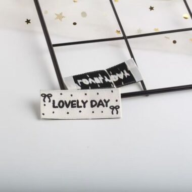 Korean polka dot English handmade clothing labels