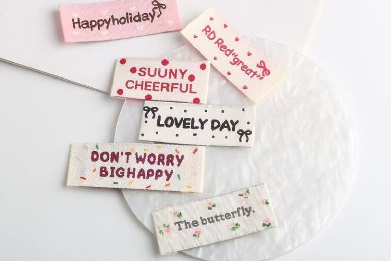 Korean polka dot English handmade clothing labels